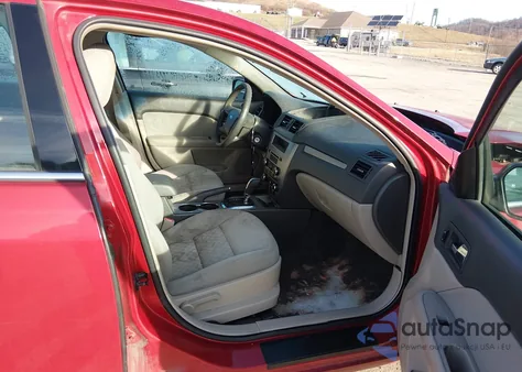 2010 Ford Fusion Se z USA, uszkodzony, nr VIN 3FAHP0HA8AR131552